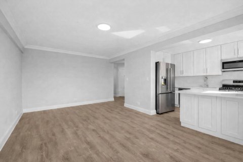 Wyremontowane mieszkanie 1 sypialniowe w Kew Garden Hills, Queens - 3