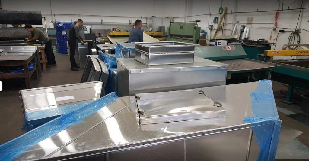 Zatrudnię do produkcji kanałów wentylacyjnych - Praca w komfortowych warunkach