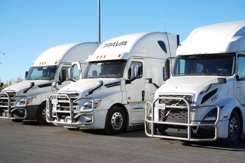 We are looking for CDL drivers - Attractive salary and new trucks!