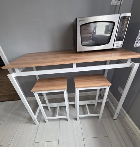 For sale: kitchen set: table and two stools, like new! - 2