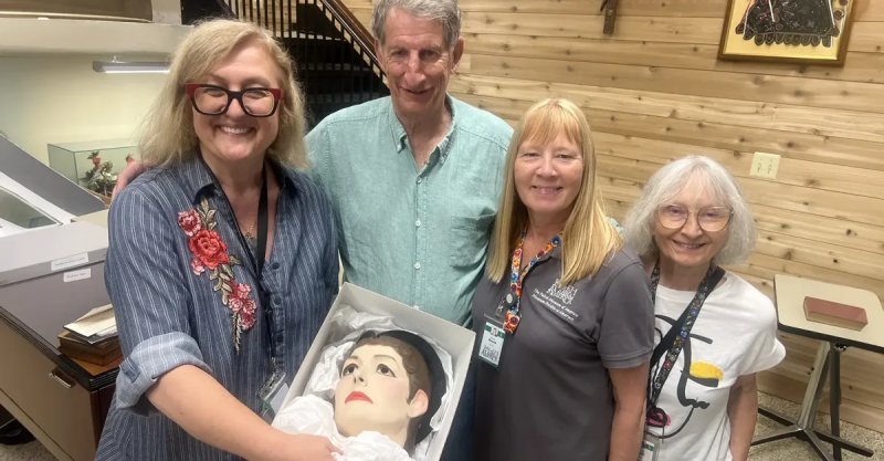 Modrzejewska’s Great-Great-Grandson Visits the PMA